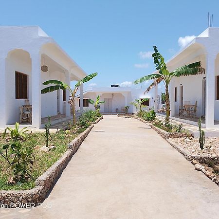 Bed and Breakfast Red Land House Watamu Esterno foto