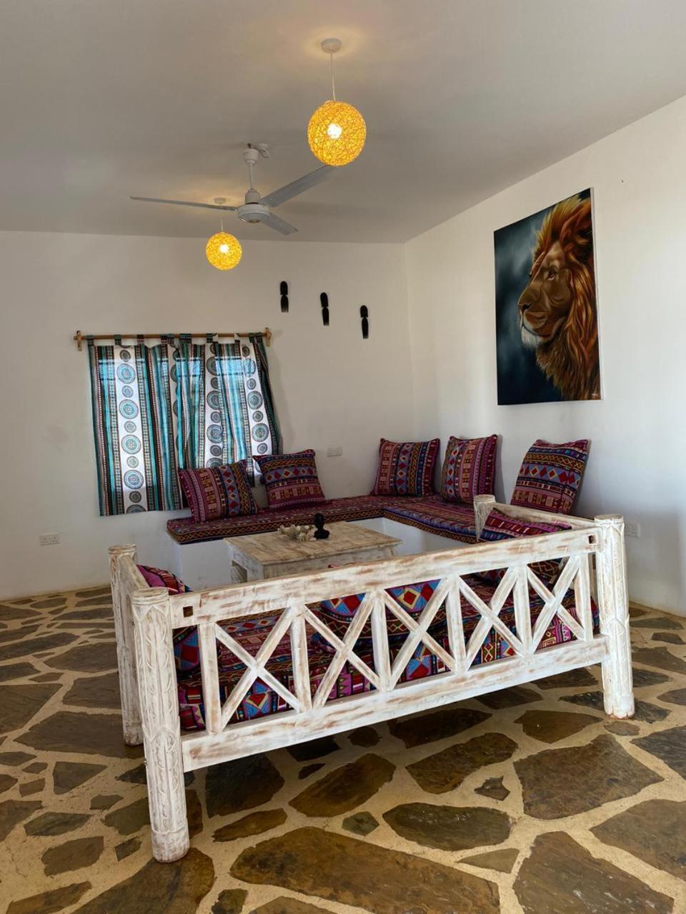 Bed and Breakfast Red Land House Watamu Esterno foto