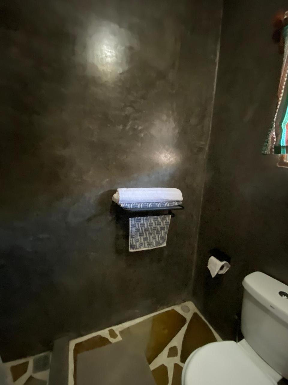 Bed and Breakfast Red Land House Watamu Esterno foto