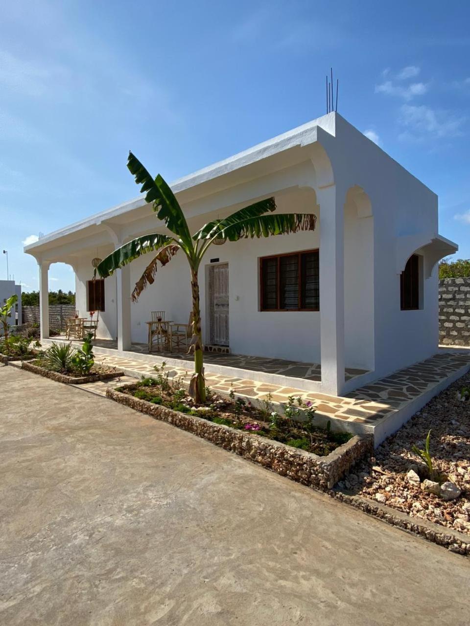 Bed and Breakfast Red Land House Watamu Esterno foto